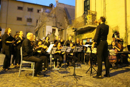 La Filarmonica di Civitaveccnia col direttore Riccardo Schioppa a Musicisti per Strada (2021)