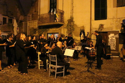 La Filarmonica di Civitaveccnia col direttore Riccardo Schioppa a Musicisti per Strada (2021)