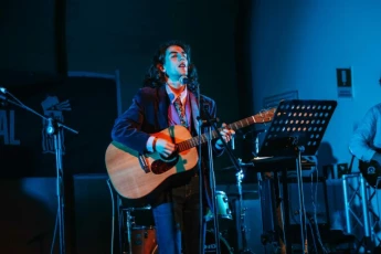 Manifesto (Foto di Giulia Cerri)