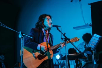 Manifesto (Foto di Giulia Cerri)