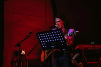 Manifesto (Foto di Giulia Cerri)