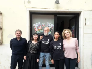 Il SIndaco Ernesto Tedesco e l'Assessore Simona Galizia con Antonello, Donatella e Valeria di FORTE! Festival