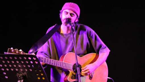 Come er sole quanno piove: Avincola canta Roma